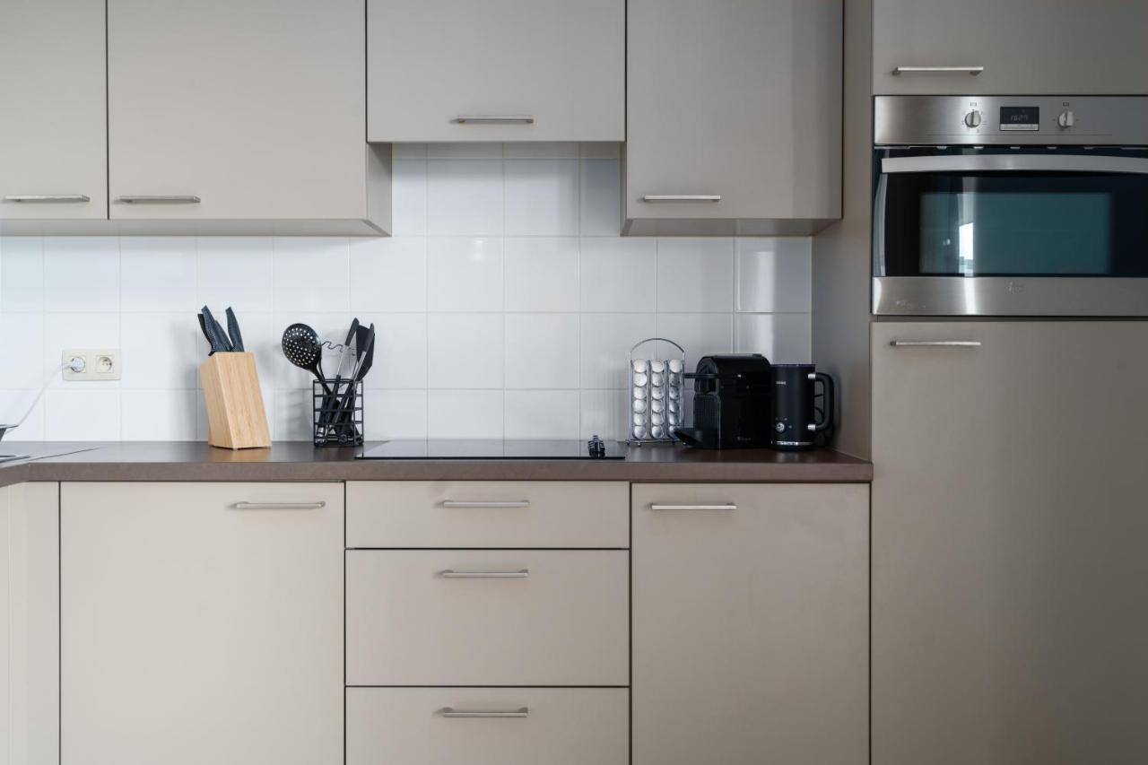 Shs Homes-Luxe Highrise, 2 Bedrooms, Kitchen, Free Parking, Stunning View, Large Tarrasse, Workspace Hasselt Kültér fotó
