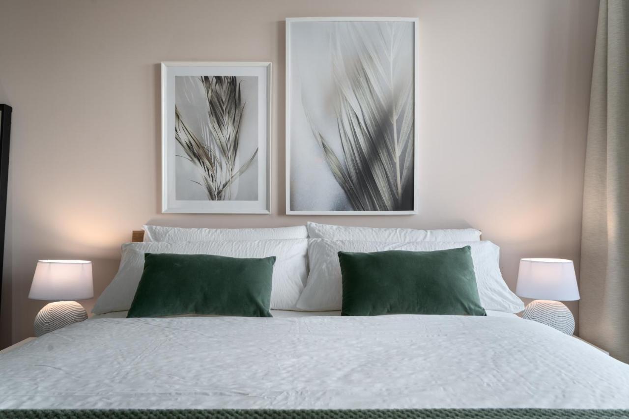 Shs Homes-Luxe Highrise, 2 Bedrooms, Kitchen, Free Parking, Stunning View, Large Tarrasse, Workspace Hasselt Kültér fotó