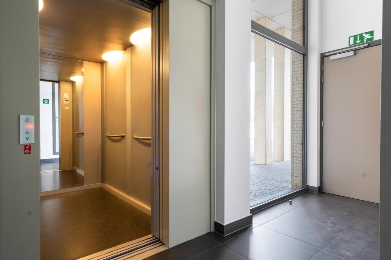Shs Homes-Luxe Highrise, 2 Bedrooms, Kitchen, Free Parking, Stunning View, Large Tarrasse, Workspace Hasselt Kültér fotó